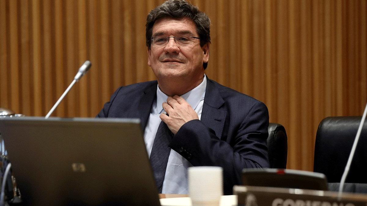 El Ministro de Seguridad Social, Inclusión y Migraciones, José Luis Escrivá, este miércoles, antes de comparecer ante la Comisión de Trabajo del Congreso de los Diputados