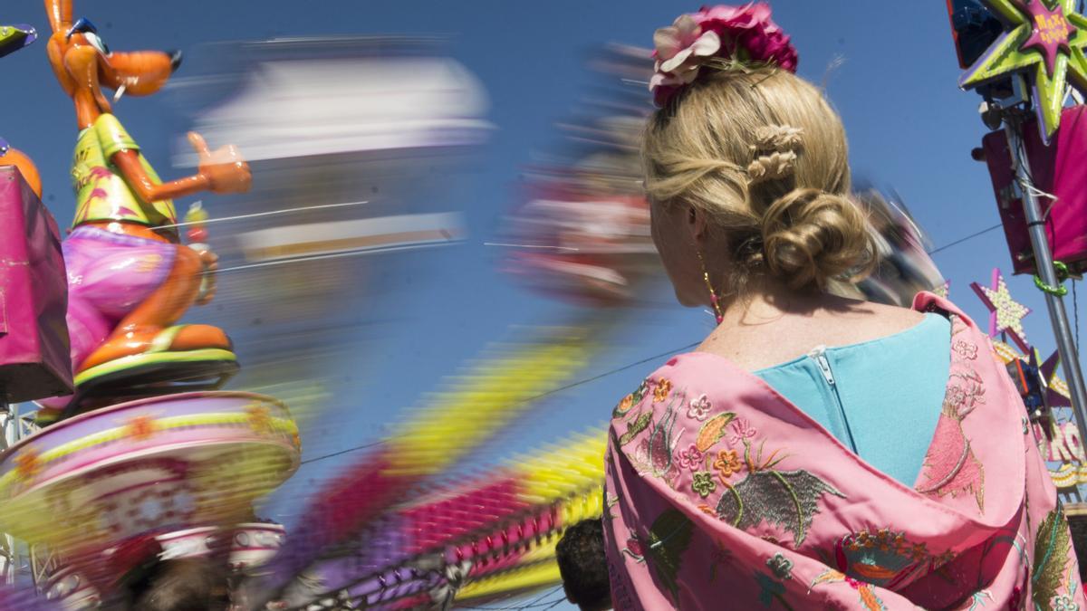 La calle del Infierno en la Feria de abril de Sevilla