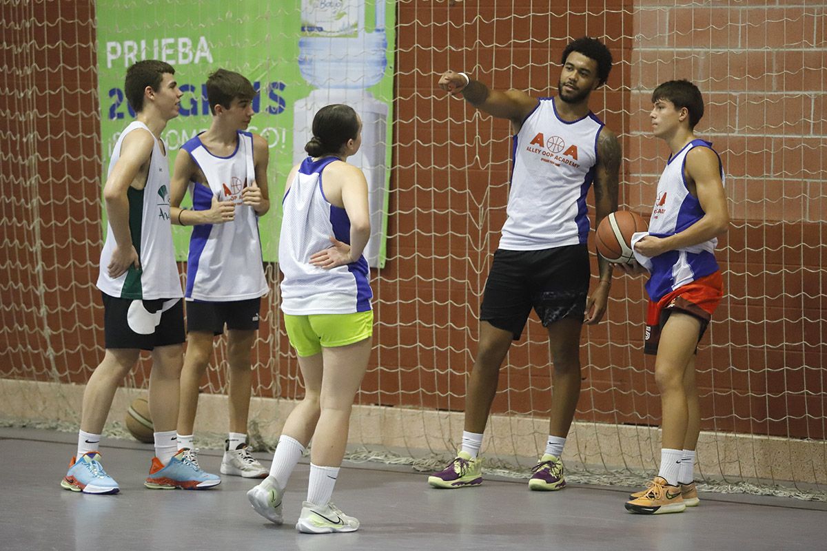 El campus de tecnificación de baloncesto de Margaritas, en imágenes