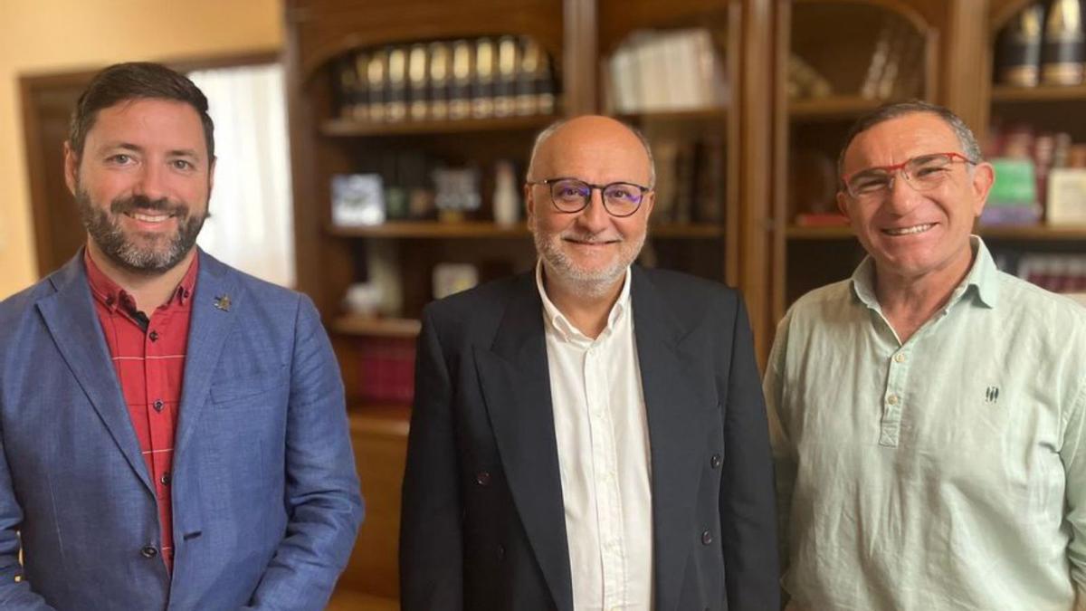 El subdelegado, el alcalde y el concejal de Medio Ambiente.