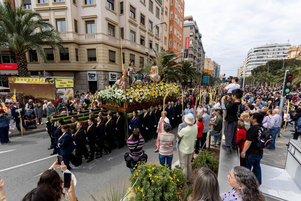 Mañana de procesiones del Domingo de Ramos en Alicante