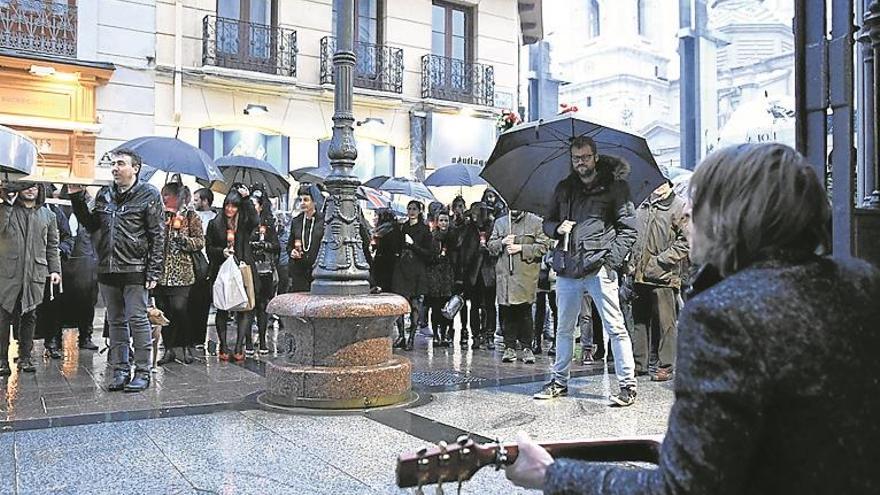 la lata de bombillas ya luce en su nueva sede en espoz y mina