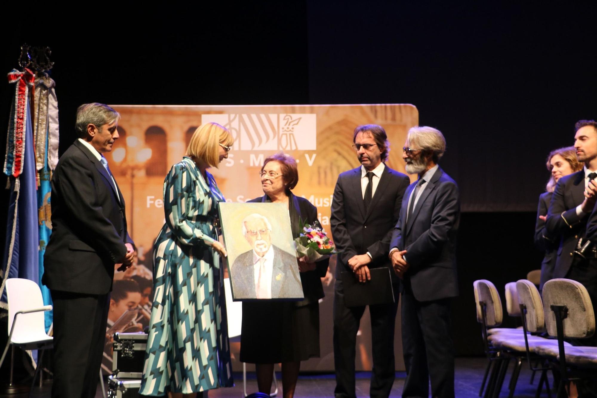 Quart rinde homenaje a Ángel Asunción
