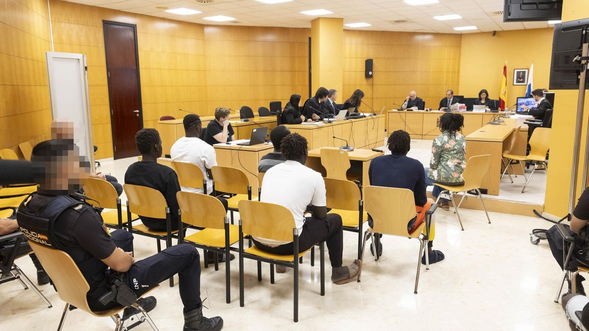 Los migrantes absueltos, durante la celebración del juicio.