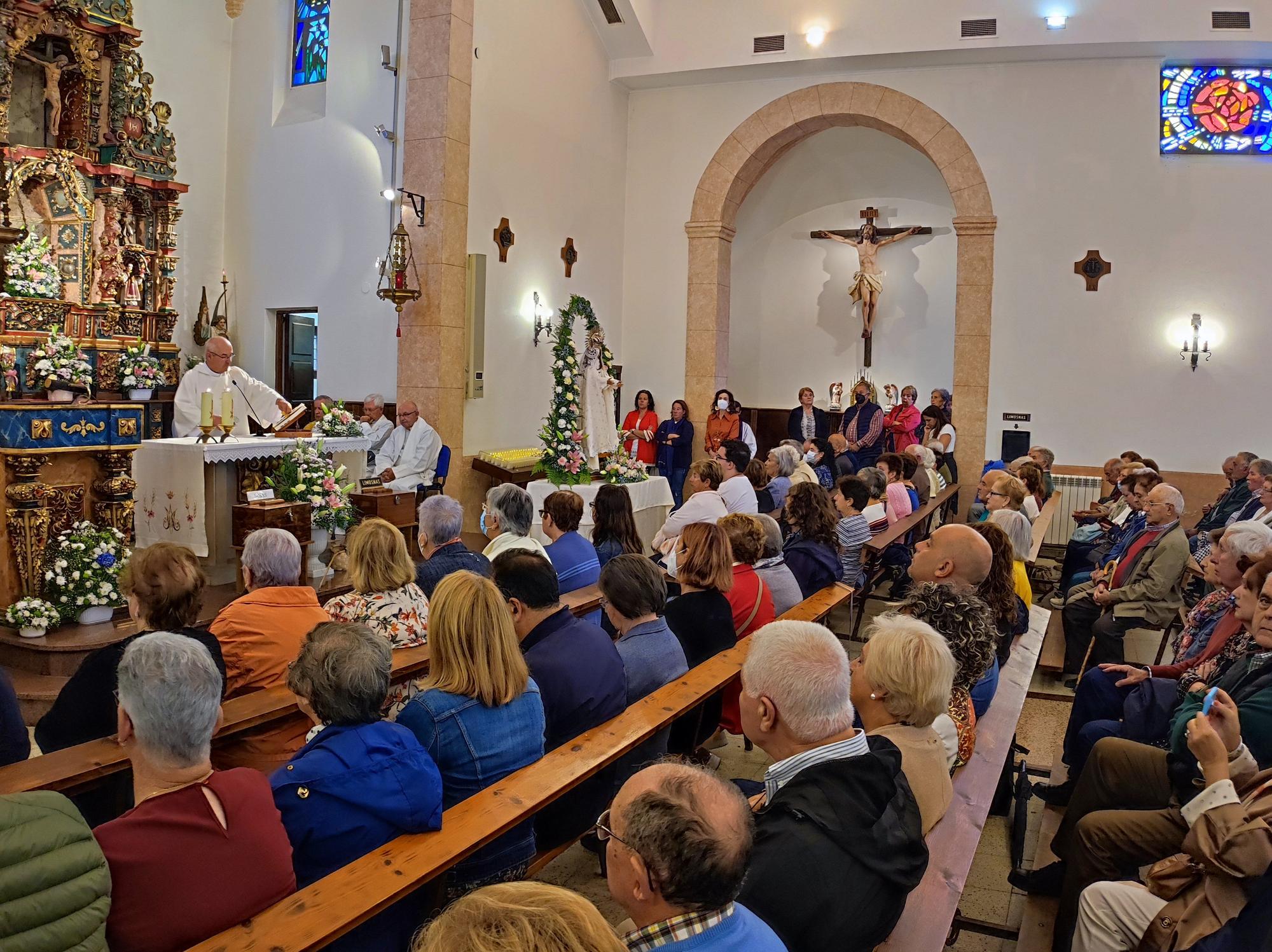 La Virgen de Villaoril, en Navia, celebra su día grande