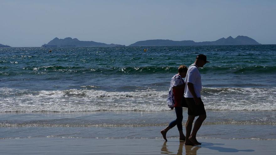 Las Rías Baixas recuperan el sol veraniego pero esquivan la ola de calor