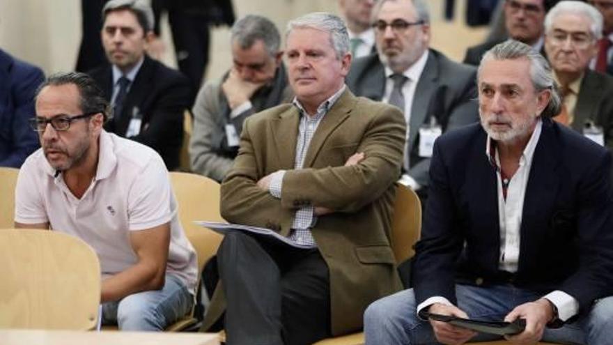 El Bigotes, Pablo Crespo i Francisco Correa, en el primer dia de judici de la nova causa.