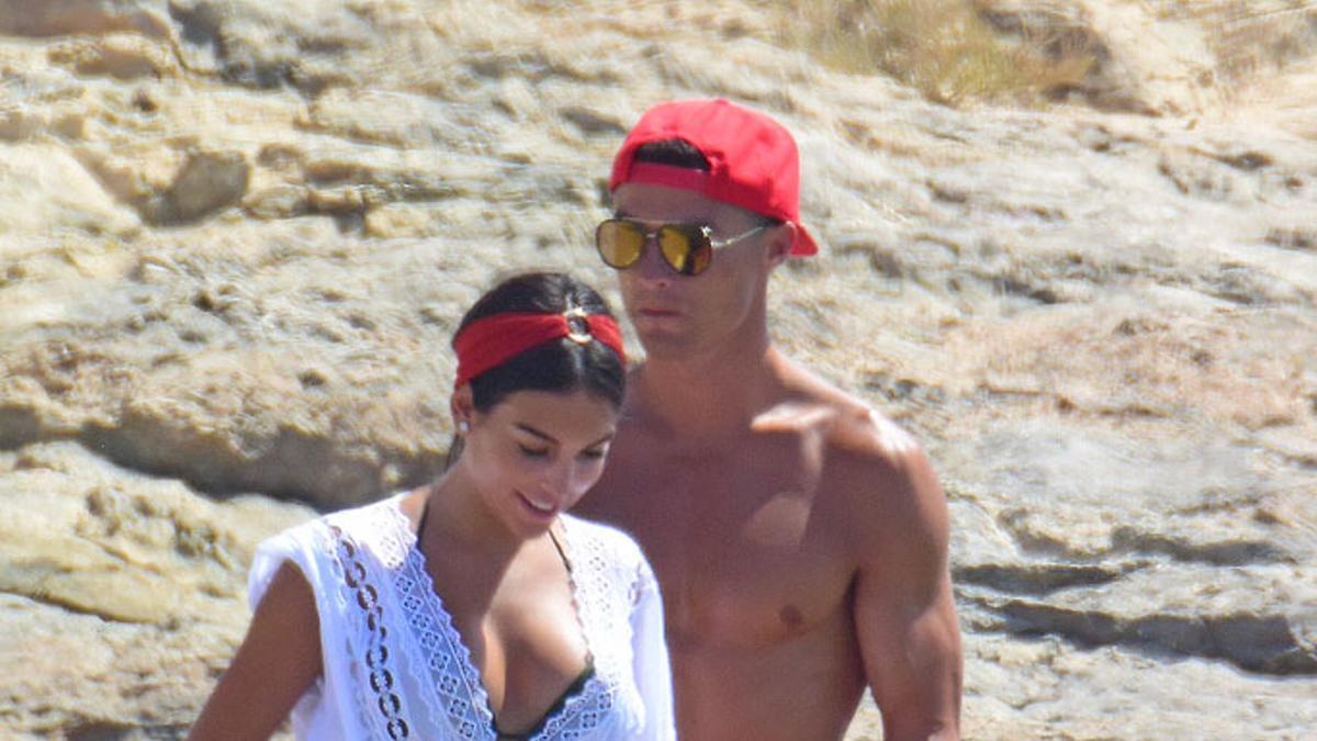 Georgina Rodríguez y Cristiano Ronaldo, muy cariñosos en Formentera