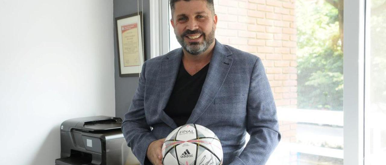 El representante de futbolistas Christian Bragarnik, durante una entrevista concedida en Argentina.