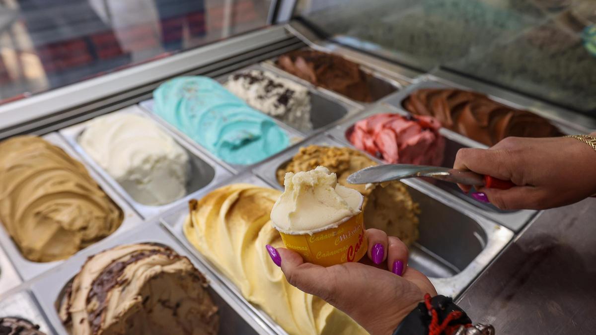 Los helados más deliciosos son servidos con excelente atención y cercanía para ofrecer, más que un sabor, calidad de vida a los clientes de Cañaveras.