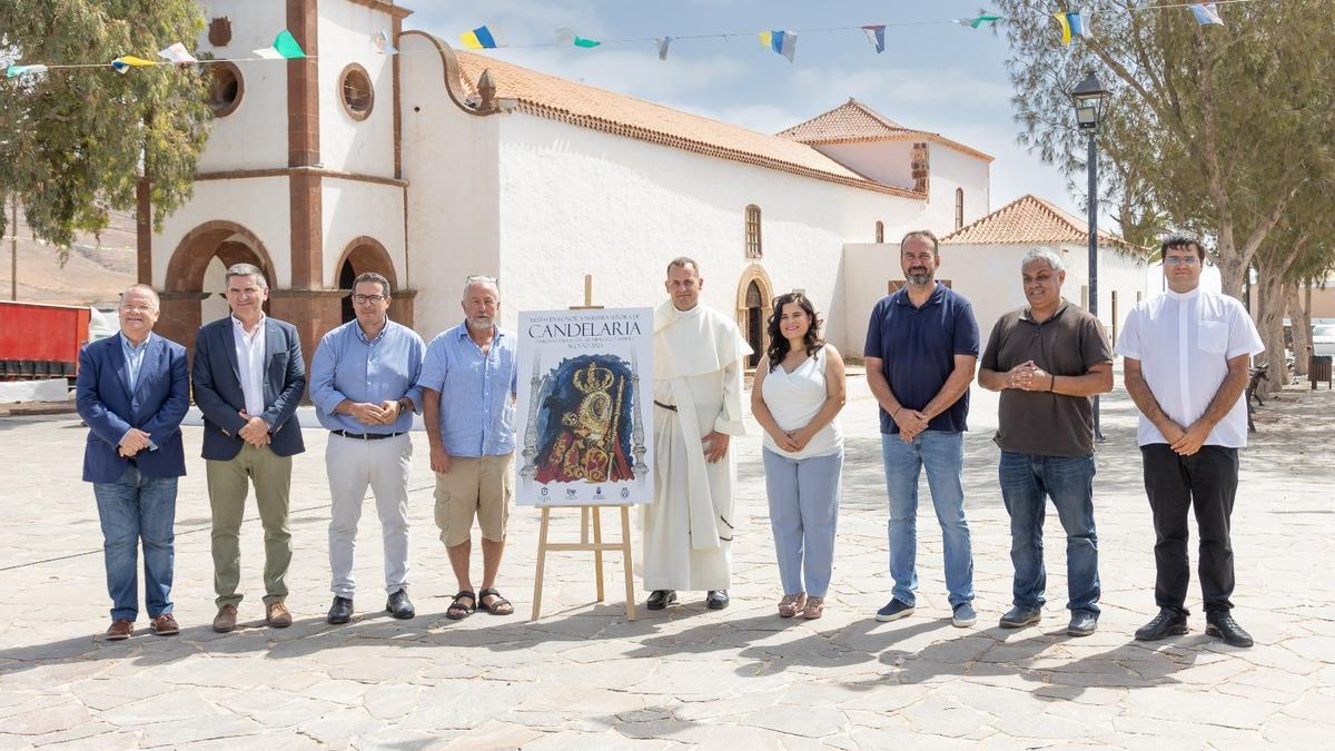 Presentación del programa de las fiestas de la Patrona de Canarias, la Virgen de Candelaria, en Tetír (Fuerteventura).