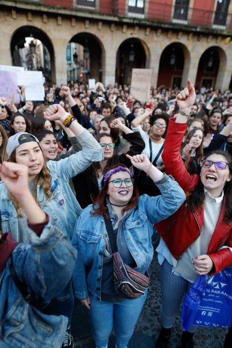 Manifestación por la condena a los integrantes de "La Manada" en Gijón.