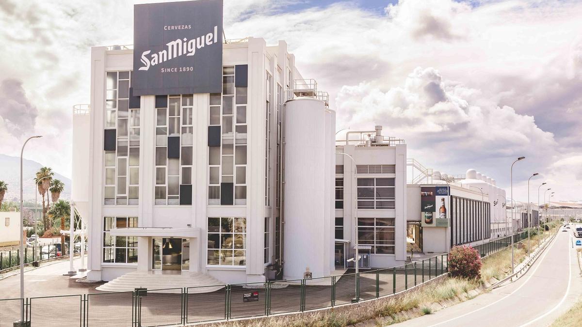 La fábrica de Mahou San Miguel en Málaga, situada junto al Aeruopuerto.
