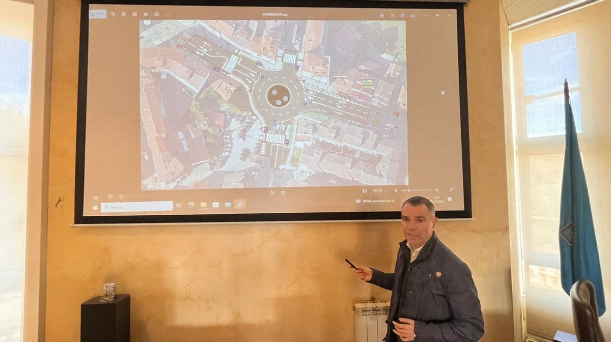 Iván Fernández, explicando el proyecto.