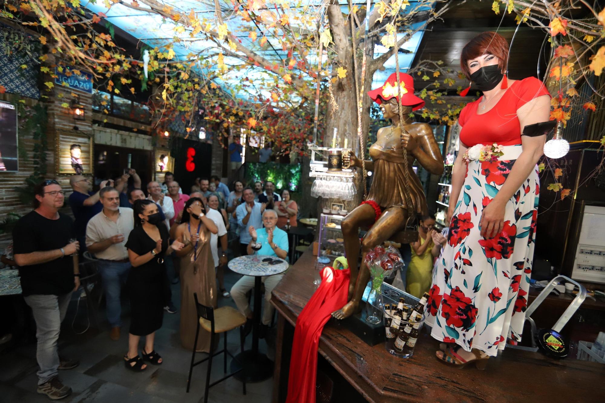 Cafetería Iguazú inaugura un grifo de cerveza hecho con una escultura de bronce