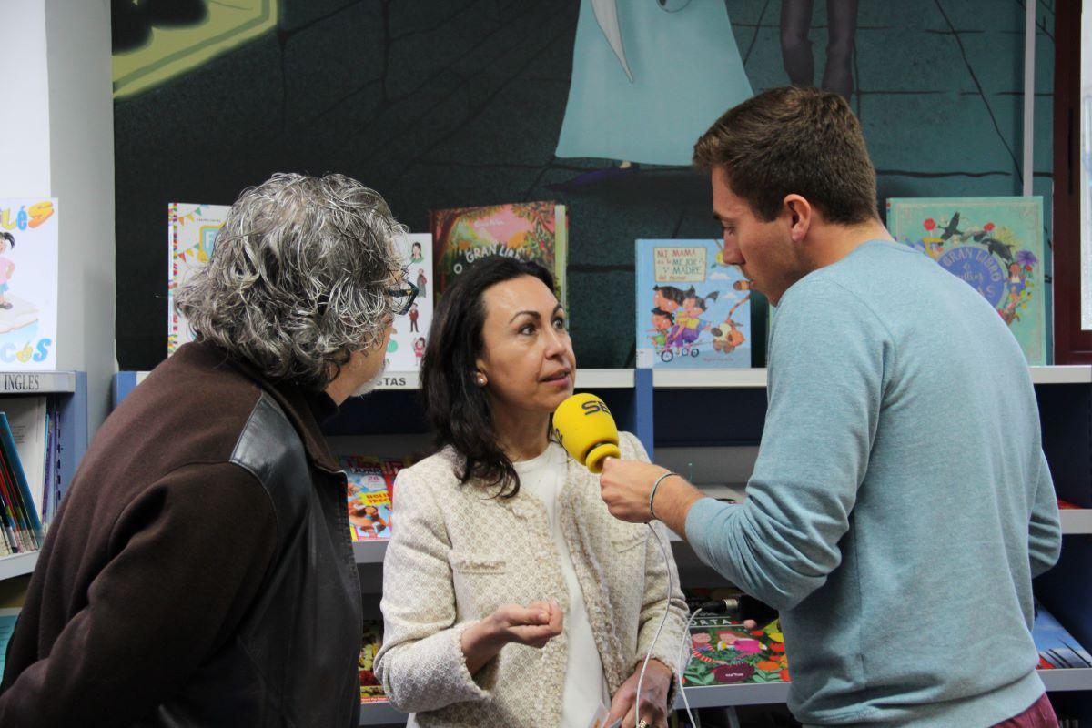 A alcaldesa, María Ramallo, e o director do festival, Enric Bono na presentación do programa.