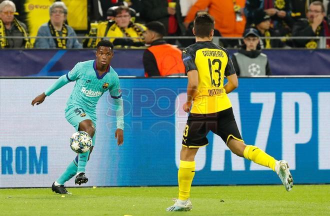 Ansu Fati durante el partido entre el Borussia Dortmund y el FC Barcelona correspondiente a la jornada 1 del Grupo F de la Liga de Campeones y disputado en el Signal Iduna Park en Dortmund.