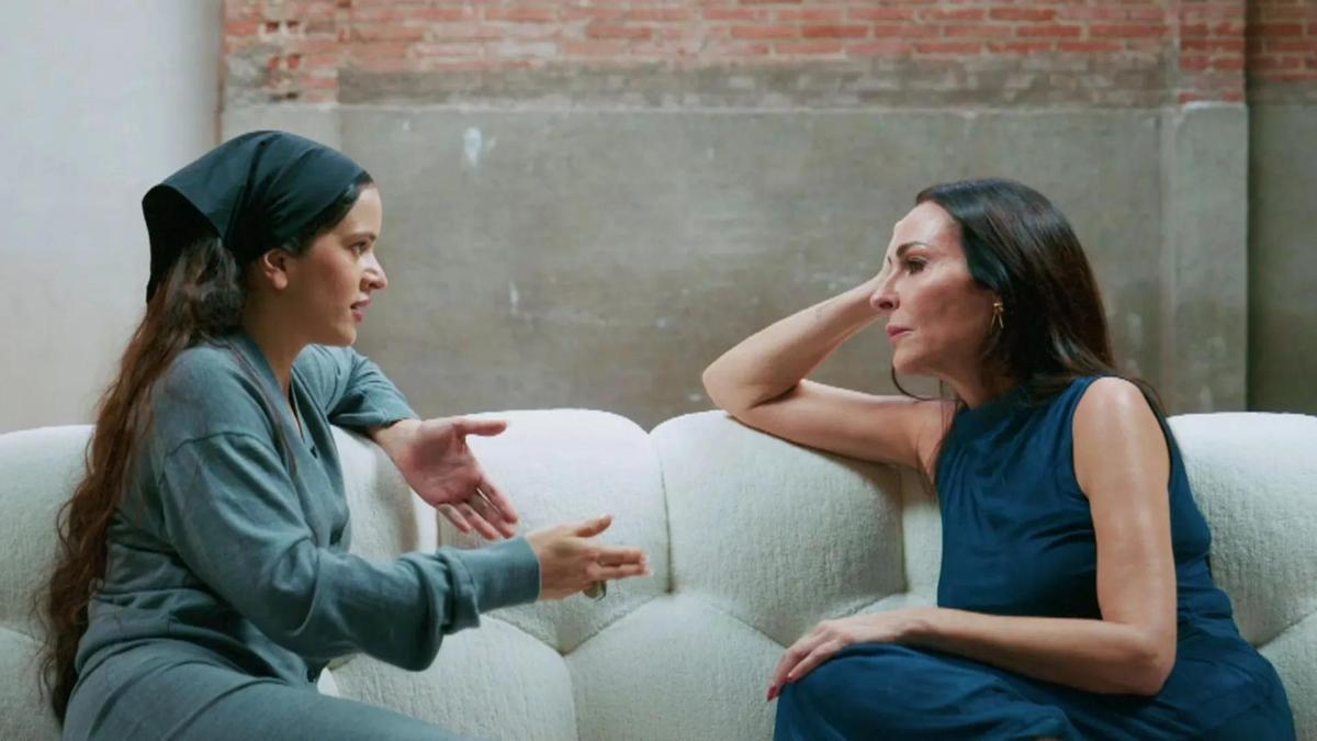 ‘Ex. La vida después’ | Rosalía profundiza en su fe en Dios en su entrevista con Ana Milán: «Ahora rezo más que ir al psicólogo»