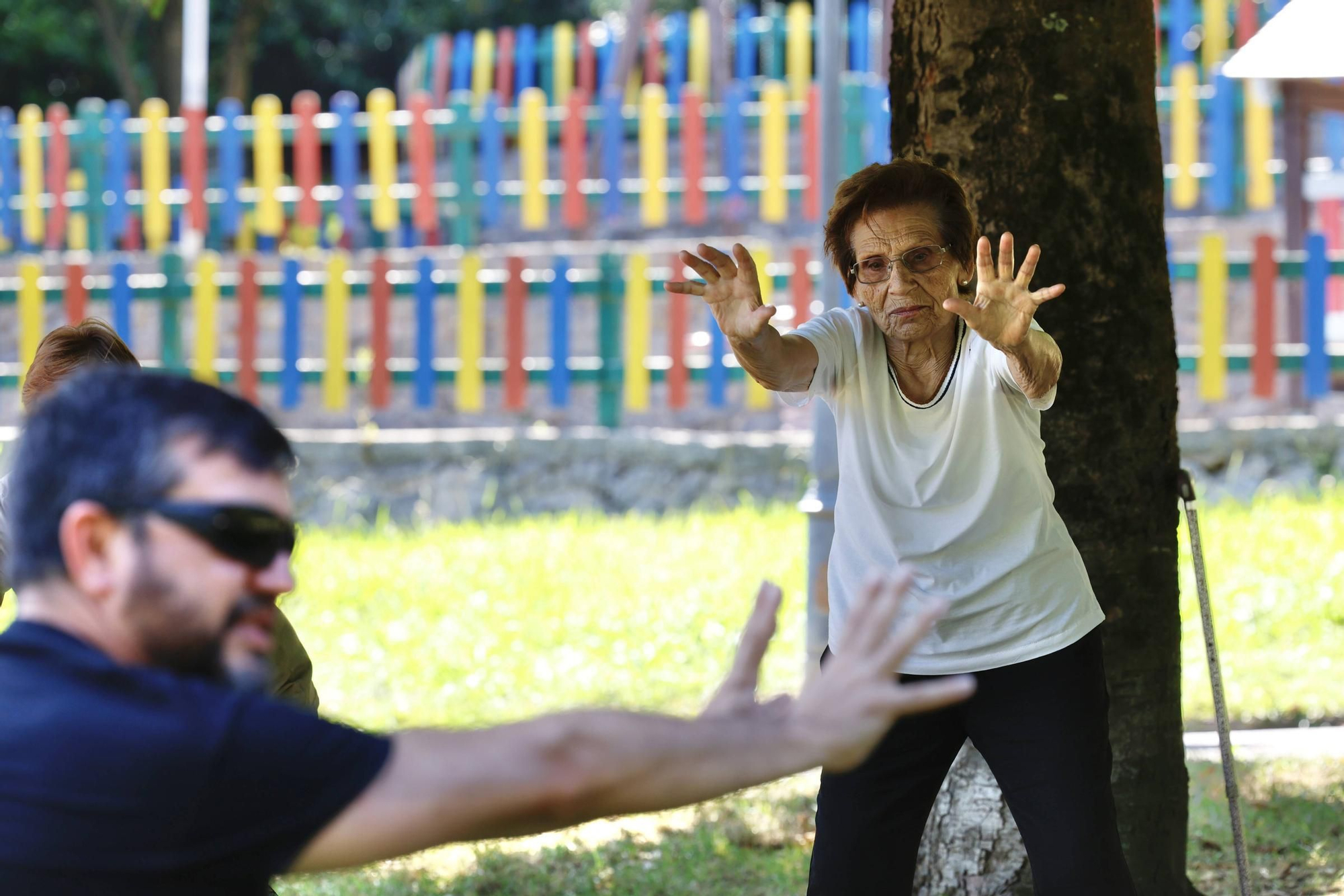 EN IMÁGENES: Cursos de taichi al aire libre en Avilés