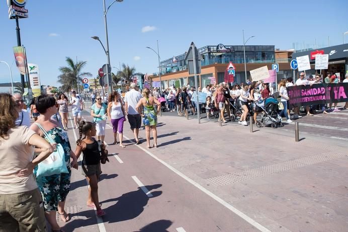 FUERTEVENTURA - MANIFESTACION POR UNA SANIDAD MEJOR EN CORRALEJO - 19-06-17