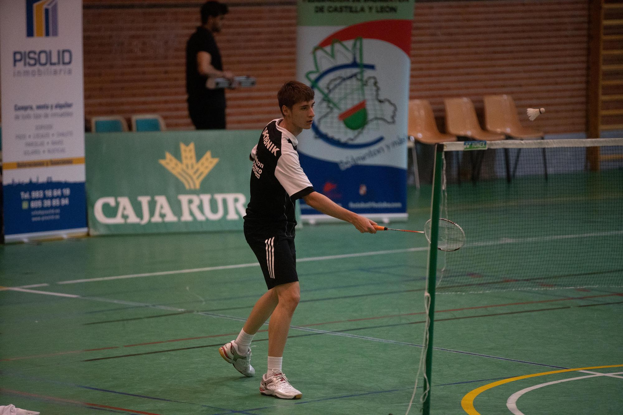 GALERÍA | Zamora presume de bádminton en el Manuel Camba