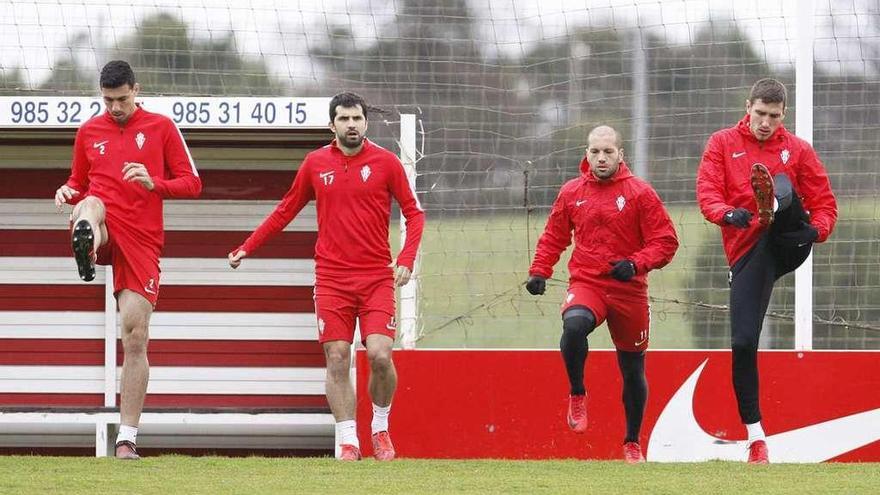 Por la izquierda, Xandao, Álex López, Lora y Scepovic.