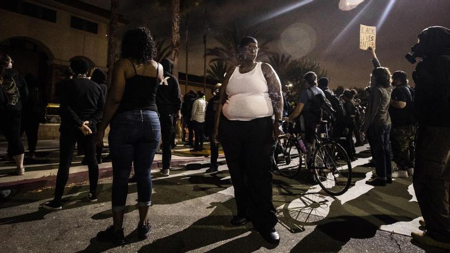 Protesta contra la violencia policial en Los Ángeles.