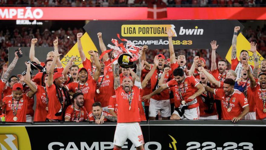 Los jugadores del Benfica celebran el título. |  // EFE