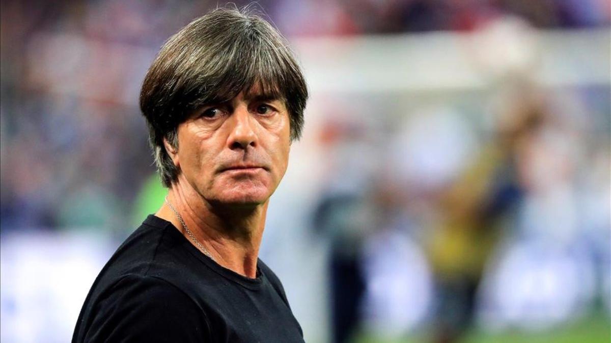 Joachim Low criticó el arbitraje y sostuvo que su equipo fue mejor