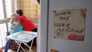 La soledad como enfermedad: el plan de Sanidad para ayudar a 85.000 mayores en la provincia