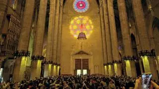 Así ha sido la Festa de la Llum 2025: la Catedral de Mallorca brilla en los ojos del pequeño Martí