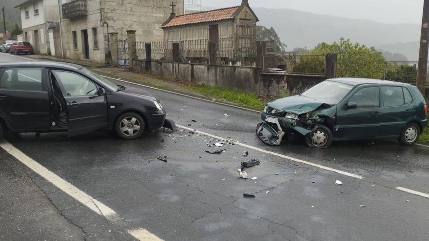 Dos accidentes de tráfico con heridos en un intervalo de cinco minutos en Moaña