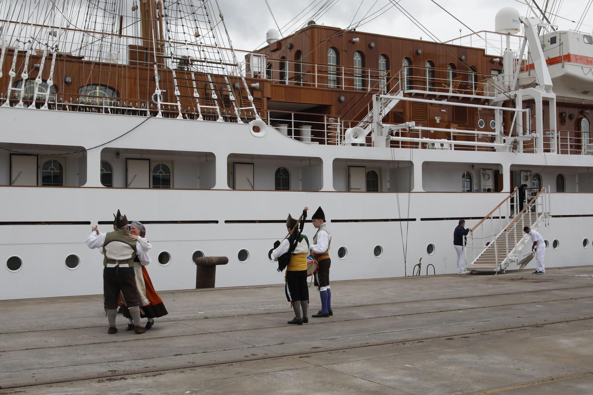 Las imágenes del súpervelero "Sea Cloud Spirit" en Gijón