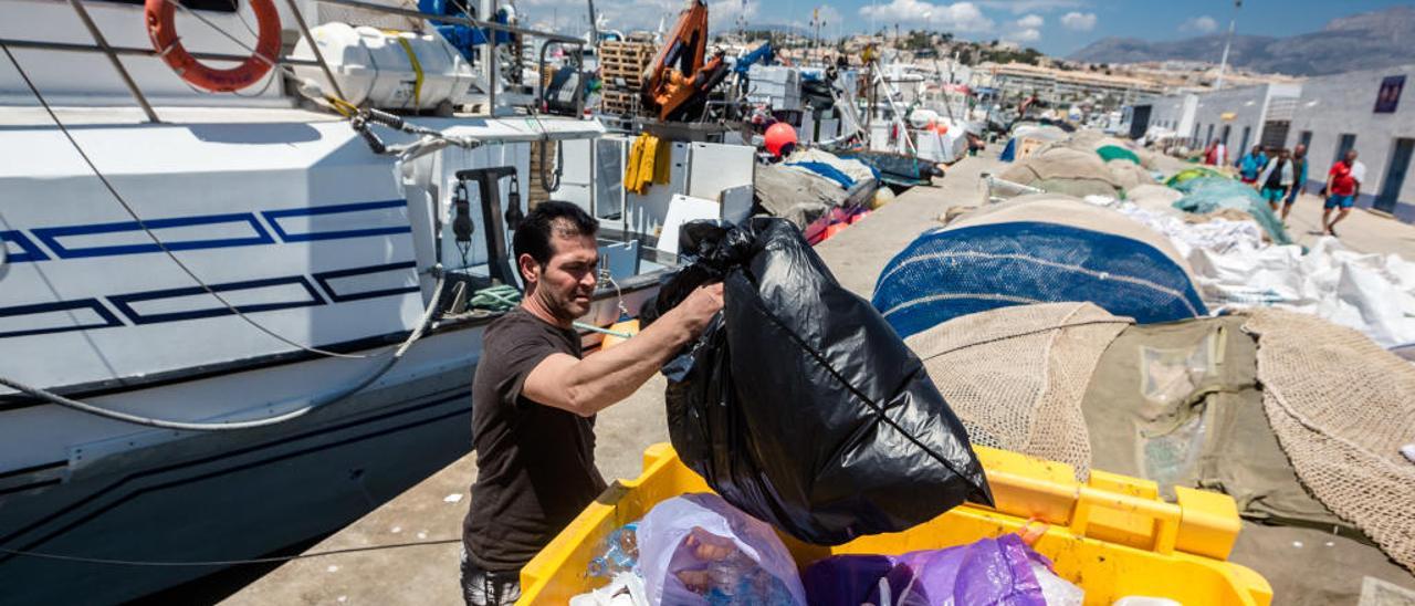 La Costa Blanca, un mar biodegradado