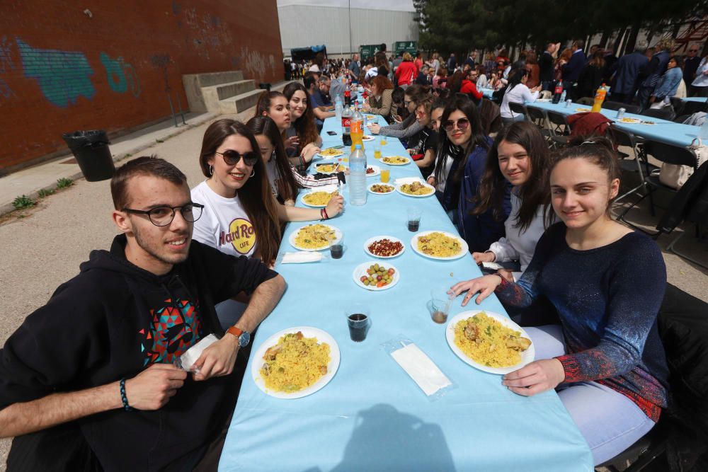 Homenaje a los directores del IES Jorge Juan de Sagunt y paella en el patio