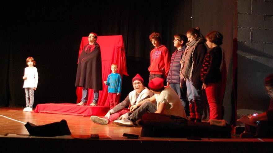 Assaig previ a la representació d&#039;Els Pastorets