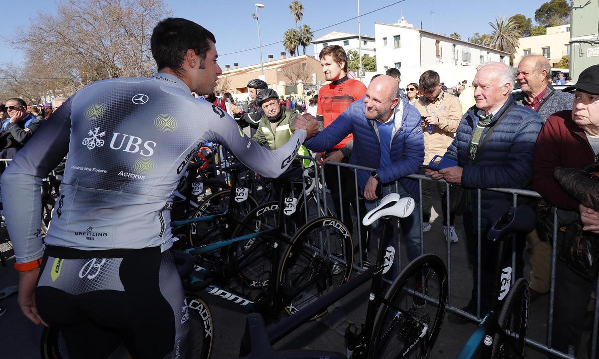 Salida de la Volta Ciclista a la Comunitat Valenciana desde Bétera Salida de la Volta Ciclista a la Comunitat Valenciana desde Bétera