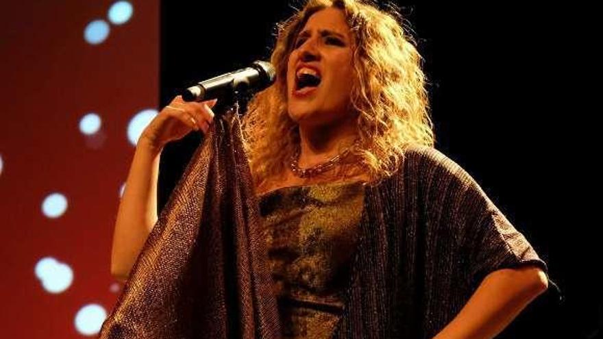 La cantante Anabel Santiago será la número 3 de la lista de Somos - La  Nueva España
