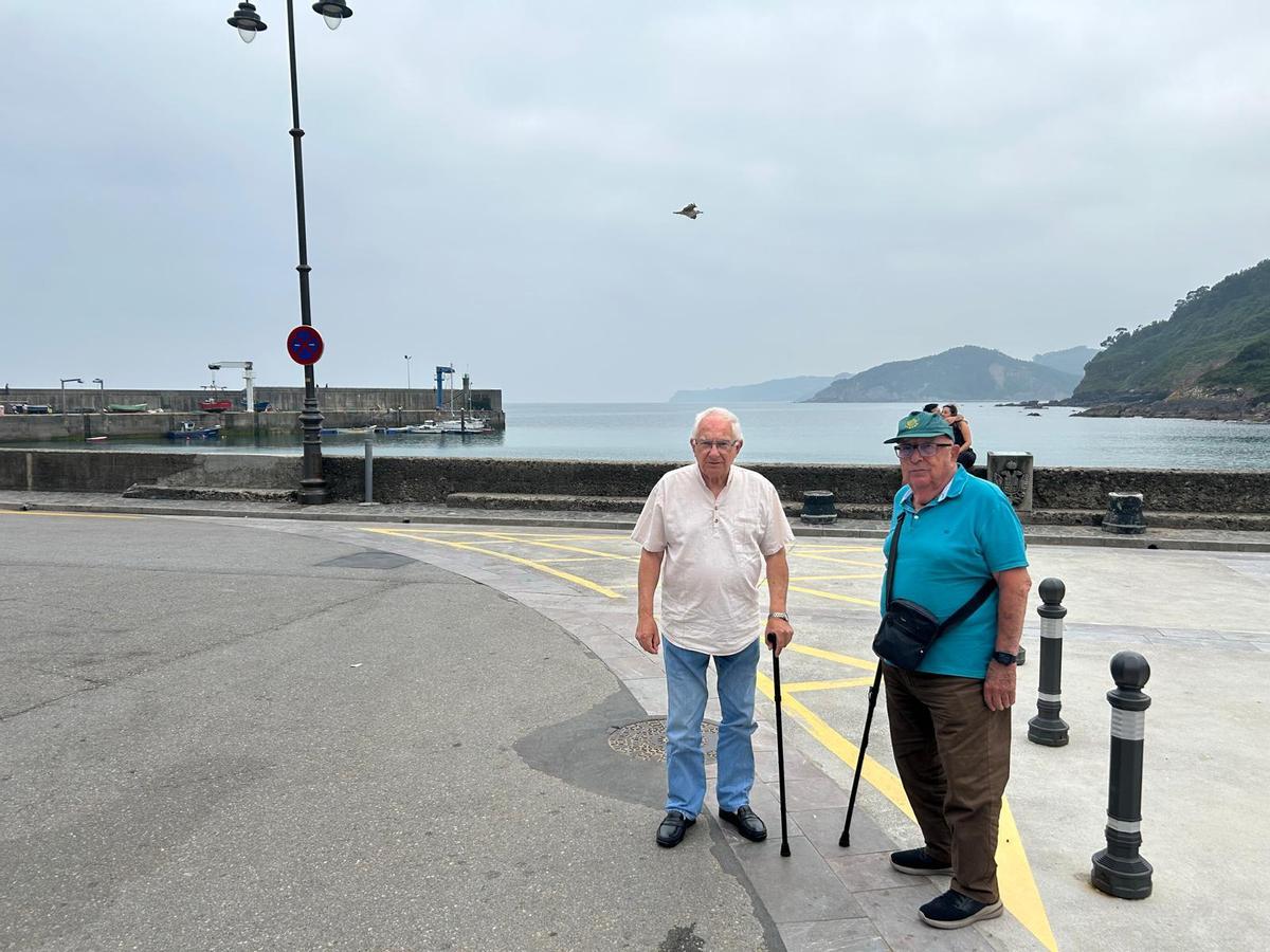 EN IMÁGENES: Valoraciones en Tazones del nuevo aparcamiento de pago y las cámaras para regular el acceso al casco histórico