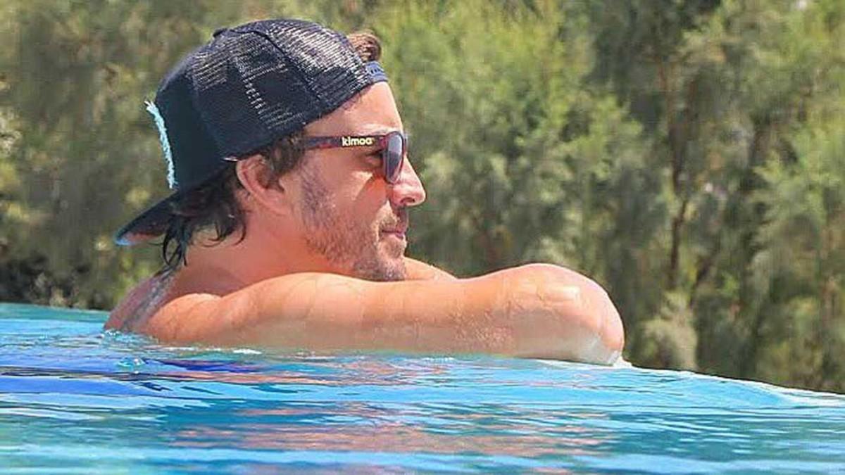 Fernando Alonso, en la piscina