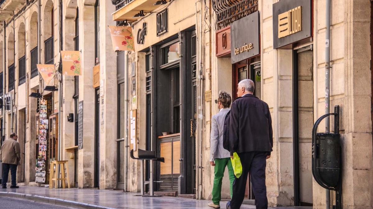 Uan de las calles comerciales de Alcoy.