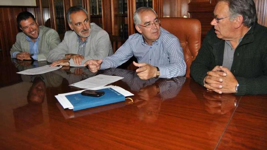 Los alcaldes de Ponte Caldelas, A Lama y Fornelos con el delegado de la Xunta, Cores Tourís.