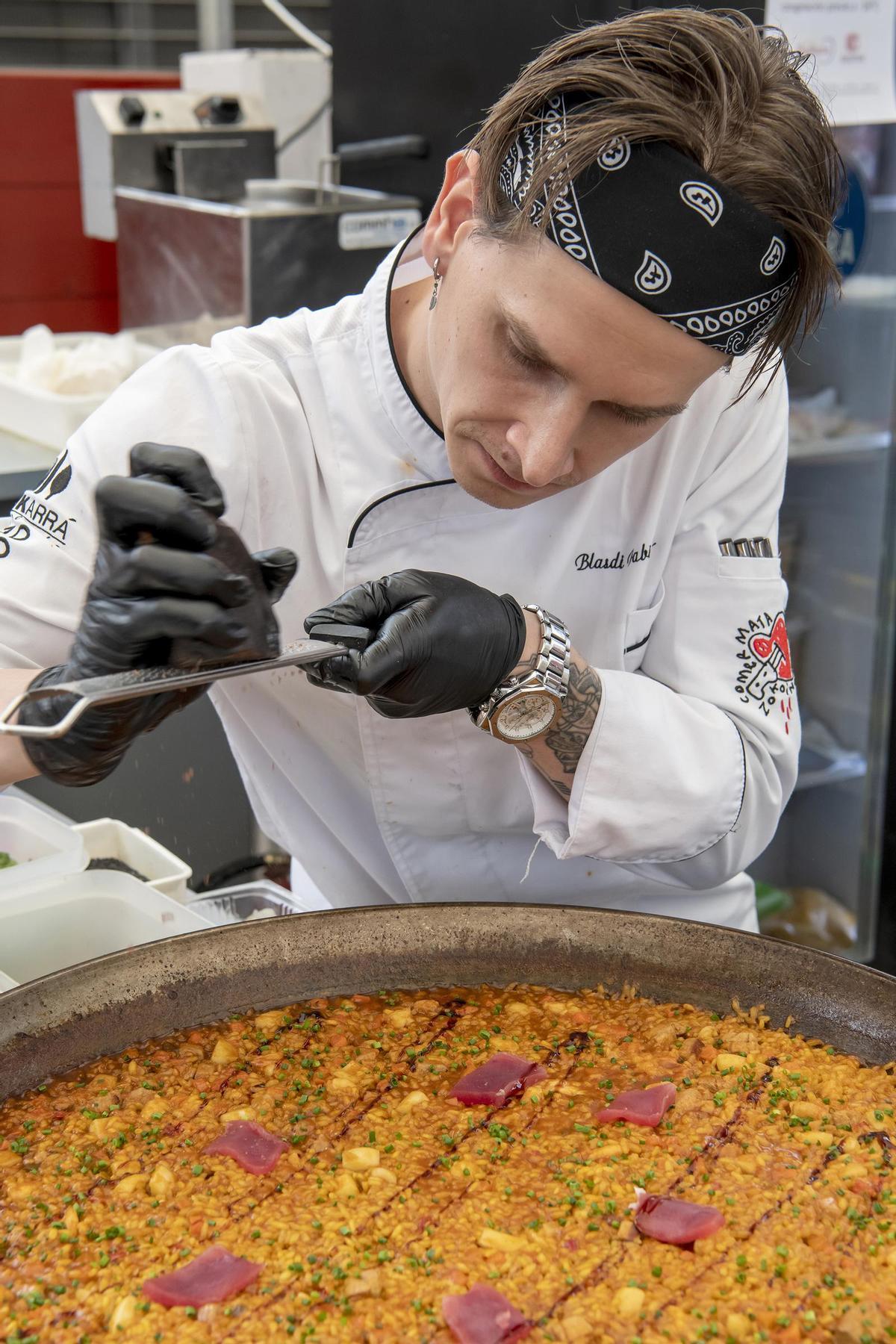 Una de las paellas de la primera edición de Paellarte, en Las Rozas.