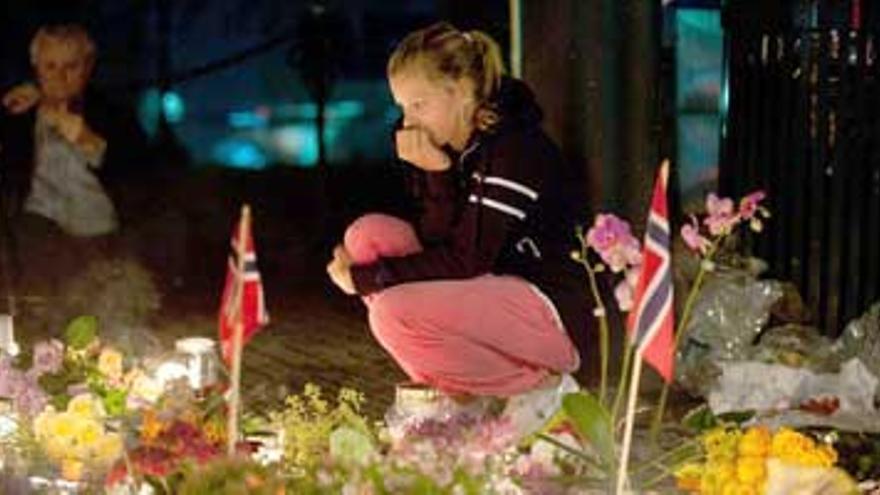 El presunto autor de la masacre de Noruega usó munición prohibida