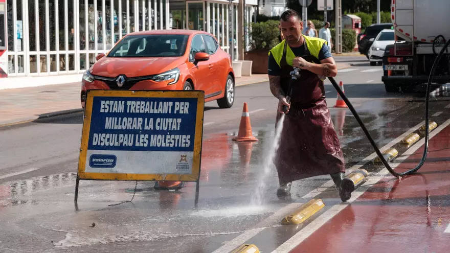 El Ayuntamiento de Ibiza refuerza su servicio de limpieza en zonas críticas