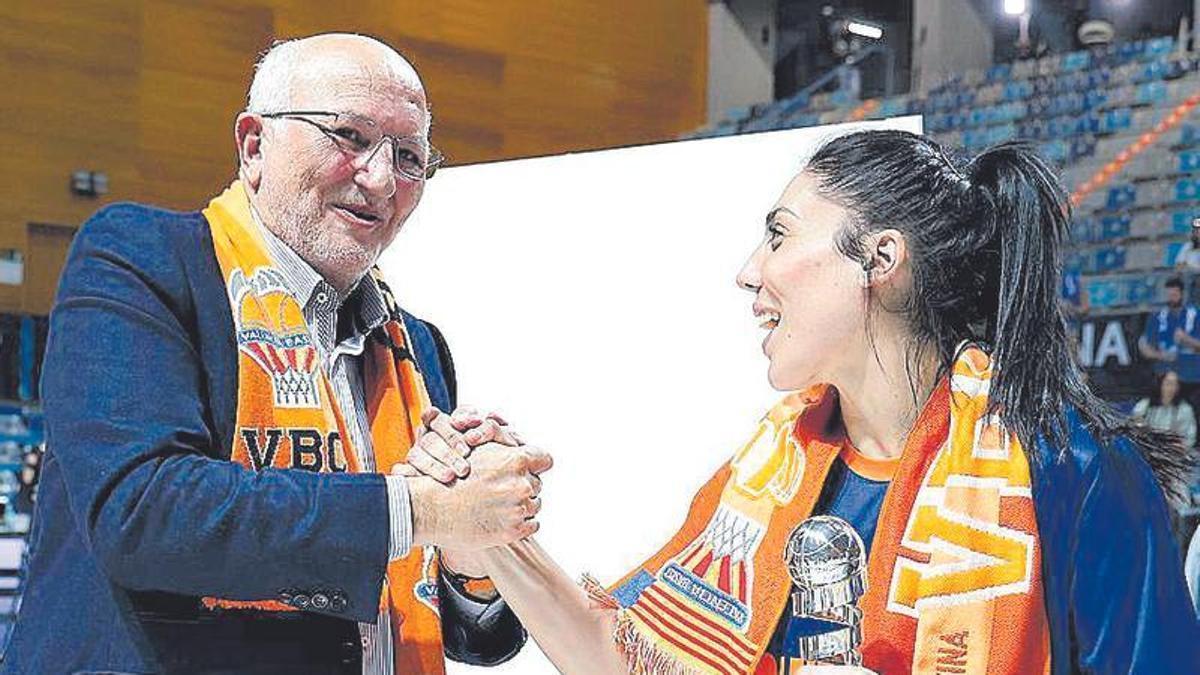 Juan Roig junto a Cristina Ouviña en las celebraciones de la Copa de la Reina