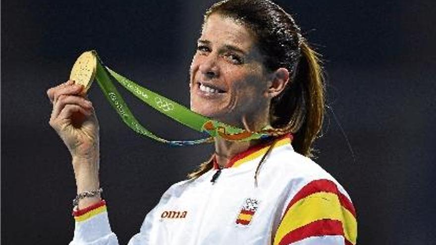 Ruth Beitia, amb l&#039;or olímpic que va aconseguir per culminar una magistral trajectòria esportiva.