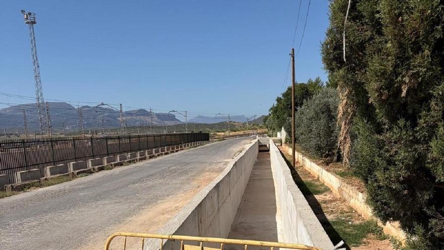 La Diputación de Málaga invierte 248.400 euros en mejorar el drenaje de la carretera de Bobadilla Estación