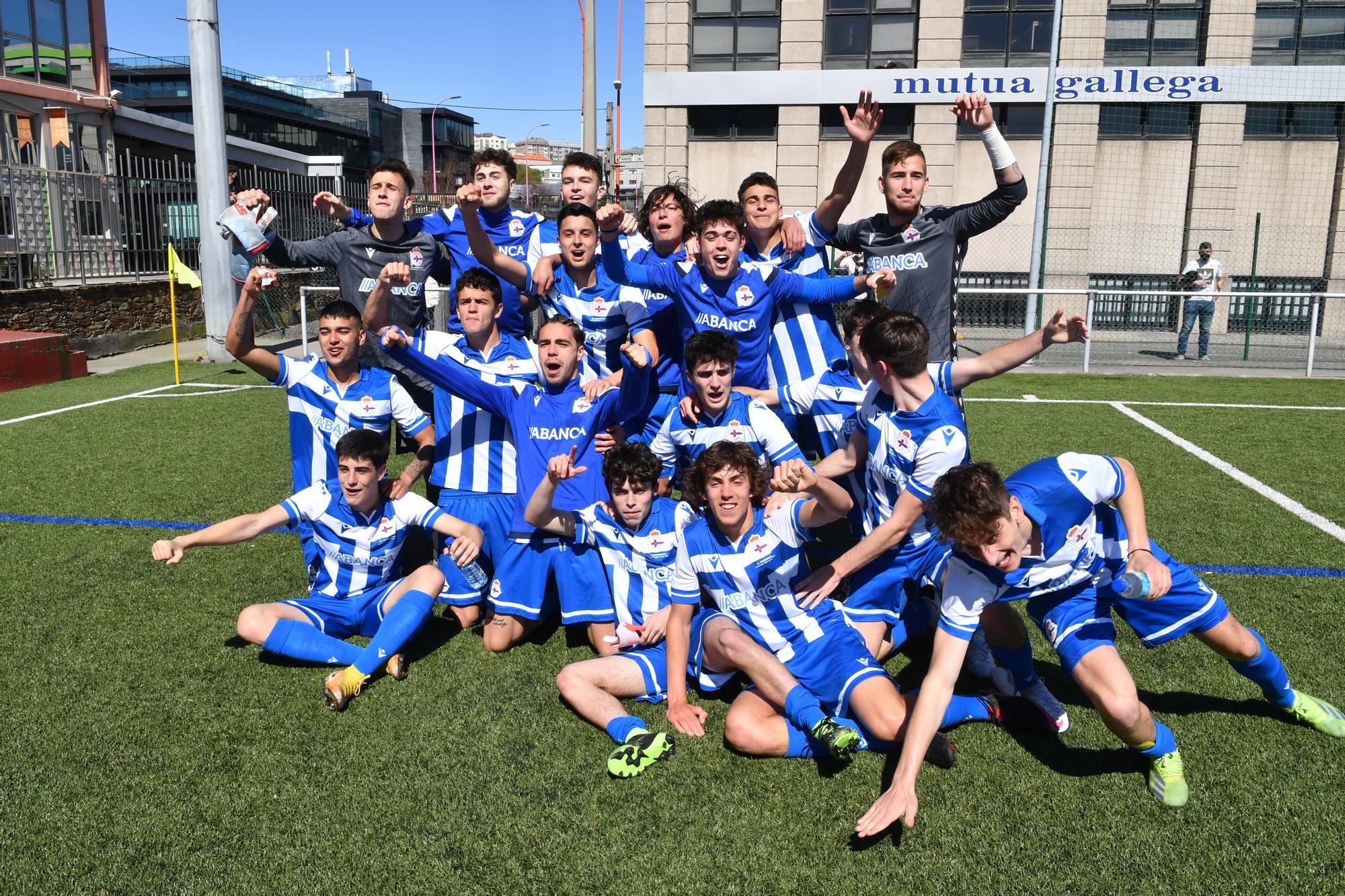 El Dépor juvenil le gana 0-2 al Calasanz y se impone en la fase gallega de la División de Honor