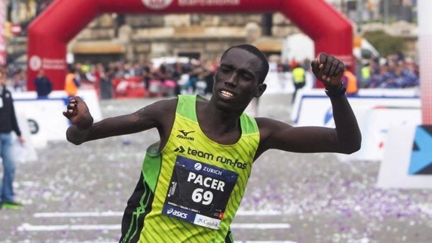 El paralímpico Kipkemoi y la etíope Bekele, con récord, ganan en Barcelona